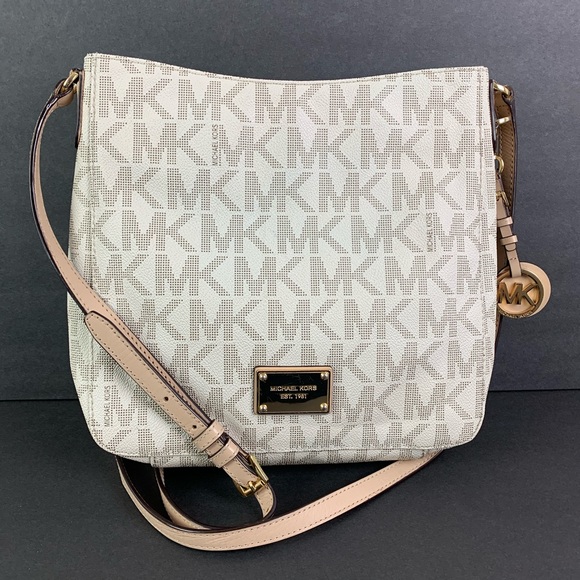 Michael Kors Handbags - Michael Kors Crossbody Bag Jet Set Travel Vanilla